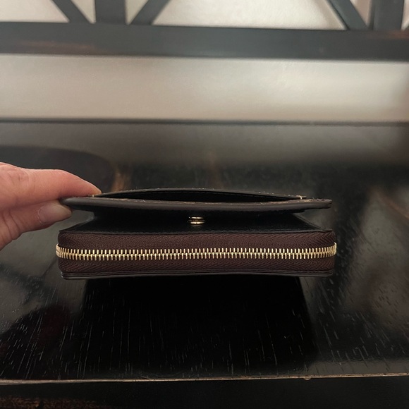 ❌❌ NOT AVAILABLE BNIB LOUIS VUITTON LOU WALLET - Picture 4 of 8